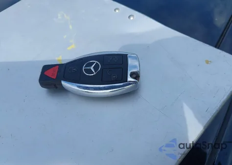 2015 Mercedes-Benz C 300 4Matic/Luxury 4Matic/Sport 4Matic из США, поврежденный, VIN 55SWF4KB5FU032806